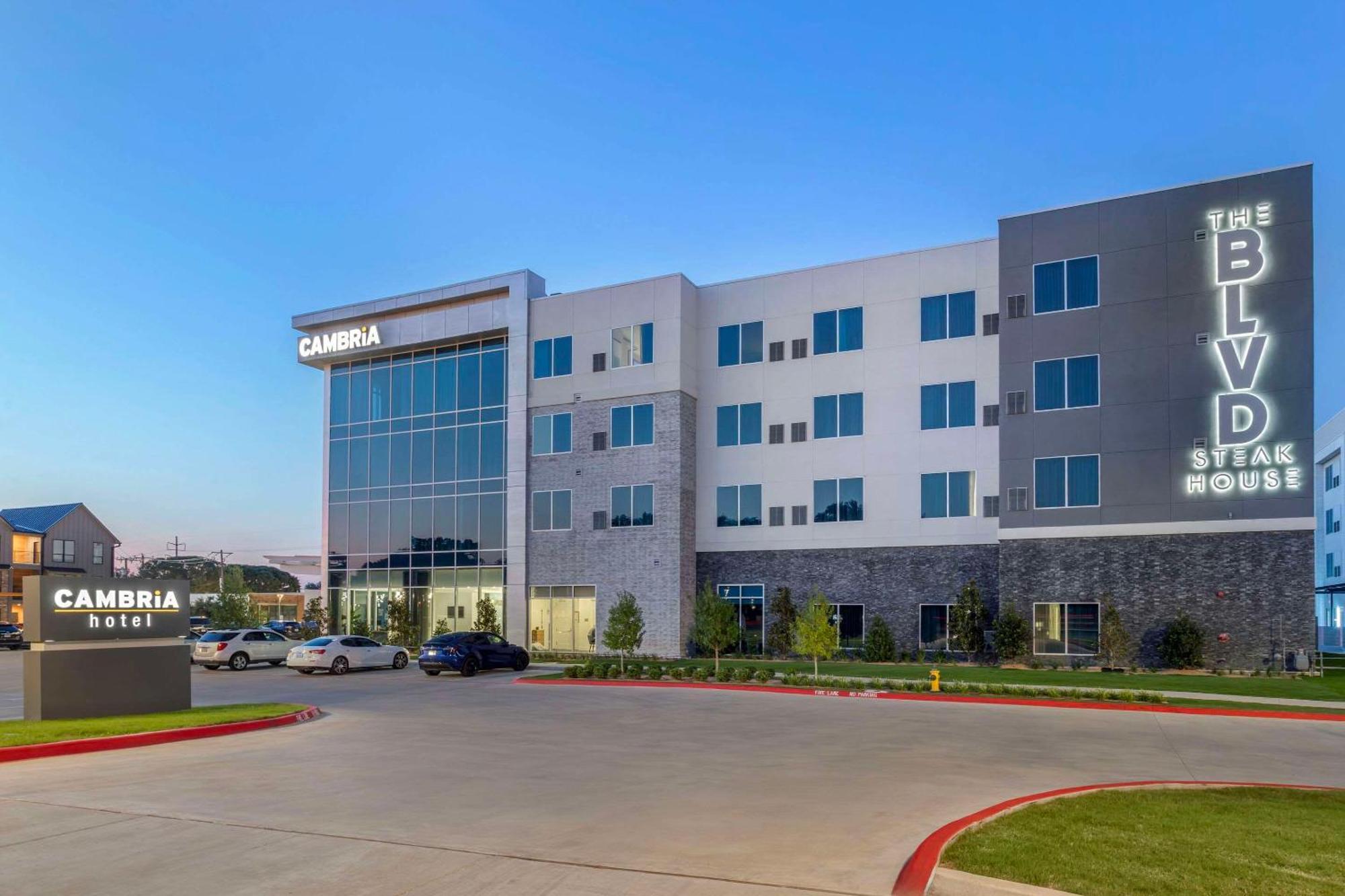 Cambria Hotel Waco University Riverfront Eksteriør billede