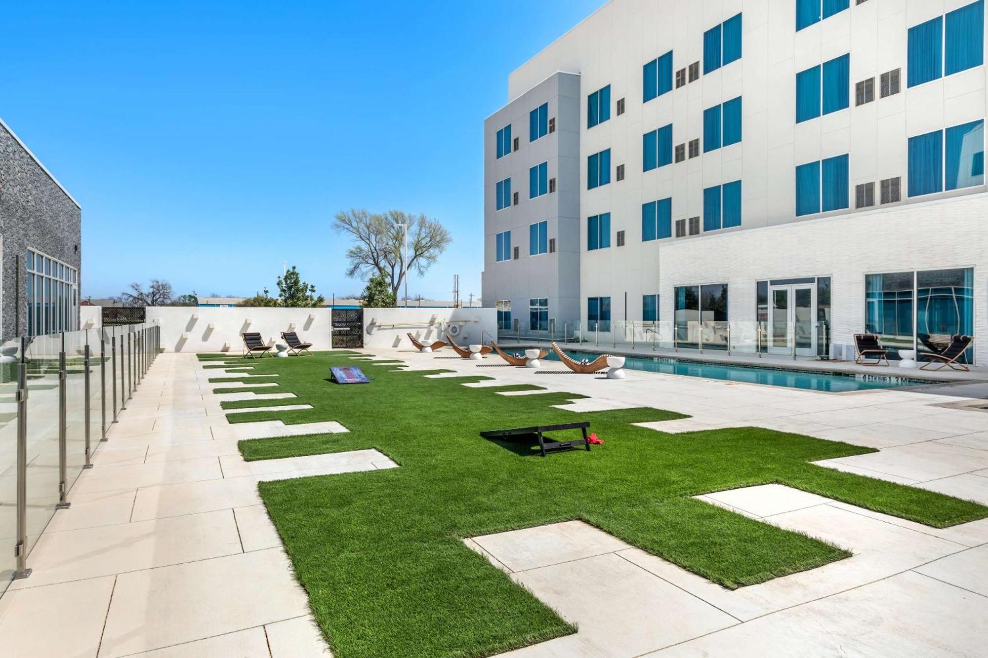 Cambria Hotel Waco University Riverfront Eksteriør billede