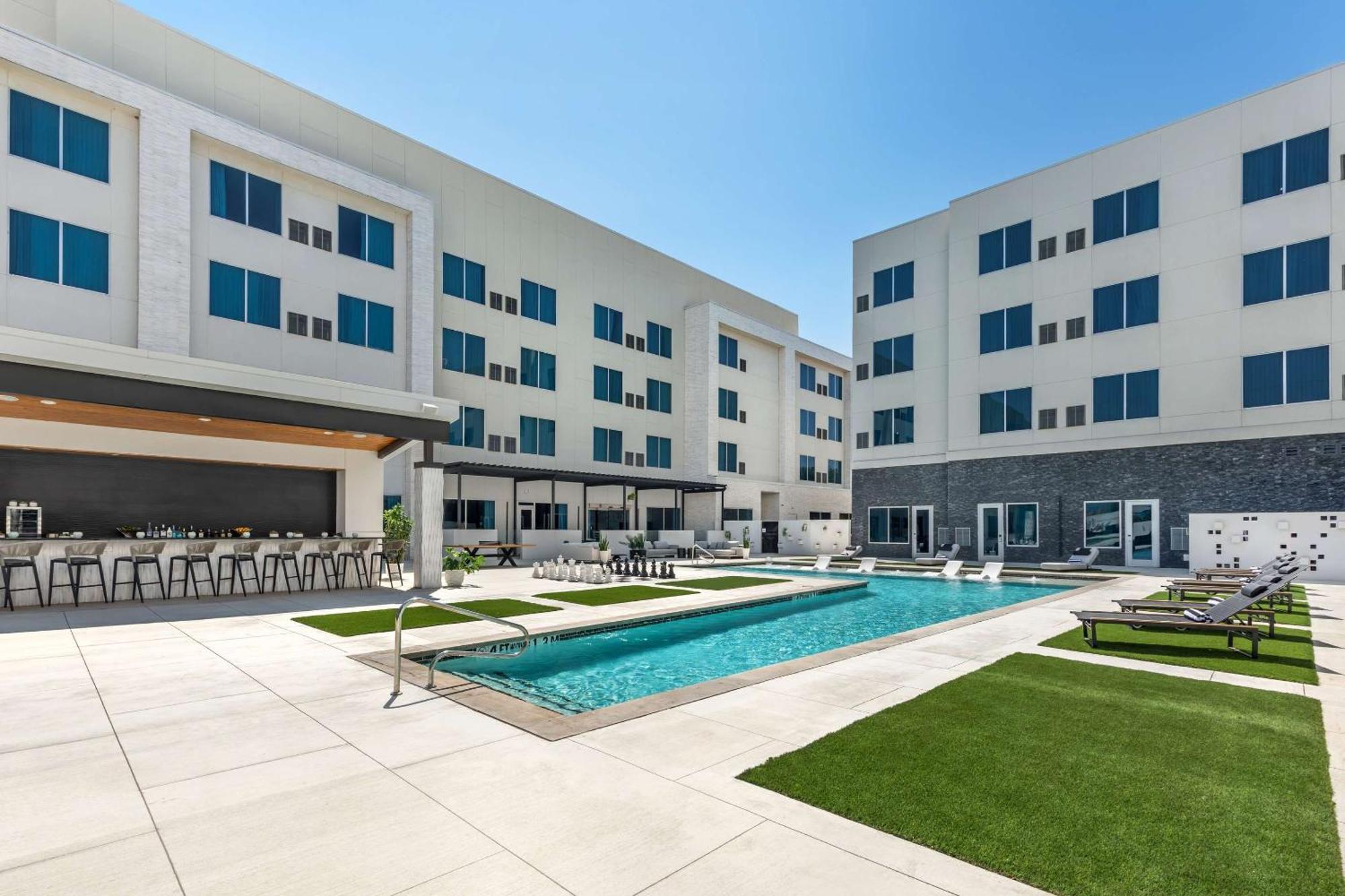 Cambria Hotel Waco University Riverfront Eksteriør billede